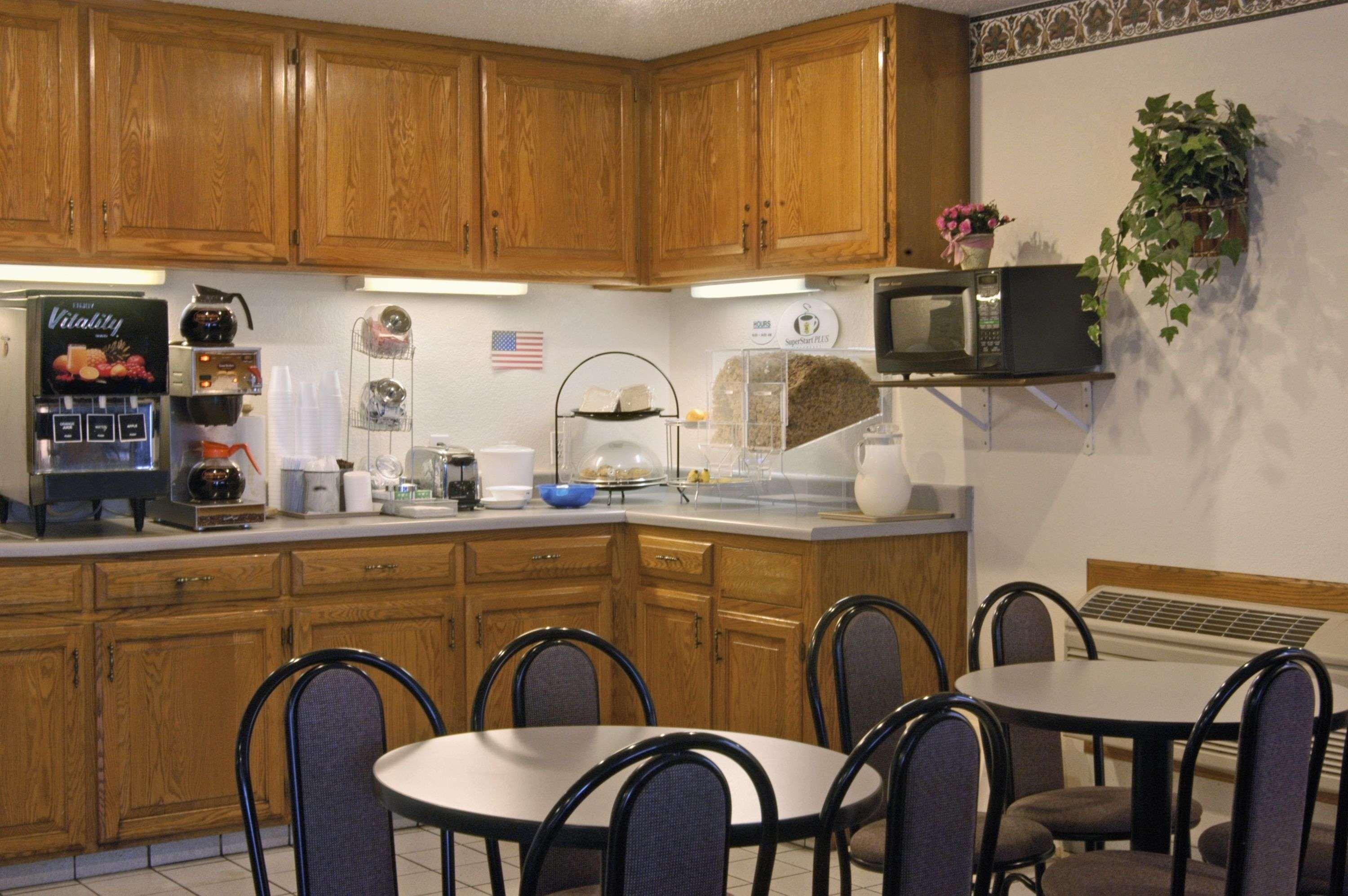 Super 8 By Wyndham Aransas Pass Hotel Restaurant foto